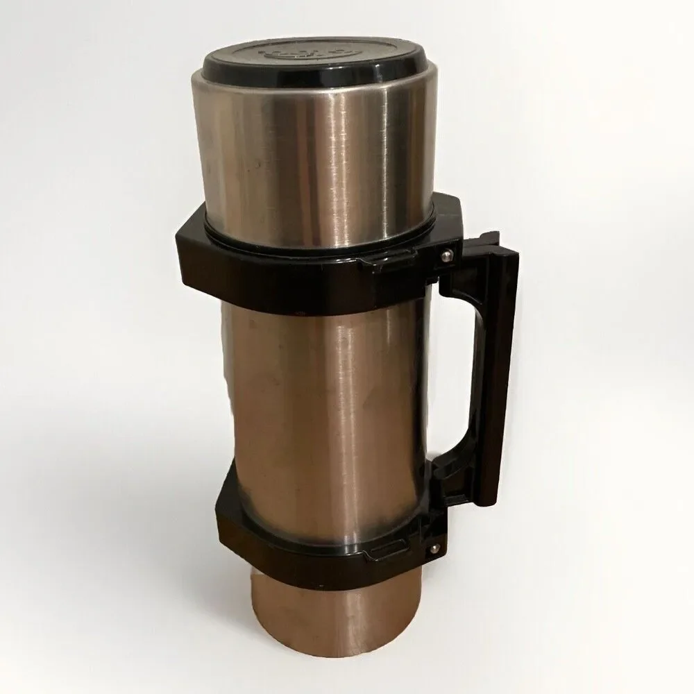 Igloo Thermos, Hot And Cold Drinks, 4 Pieces, Collapsible Handle For Storage 1 L